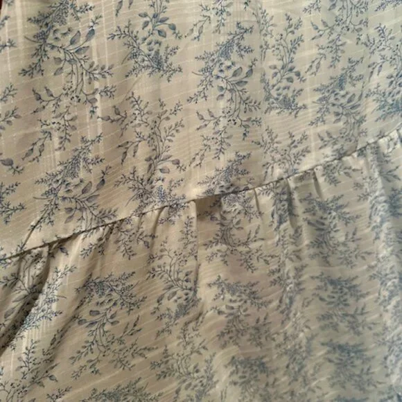 Urban Outfitters blue & white floral maxi dress with buttons - size Large - Picture 3 of 4